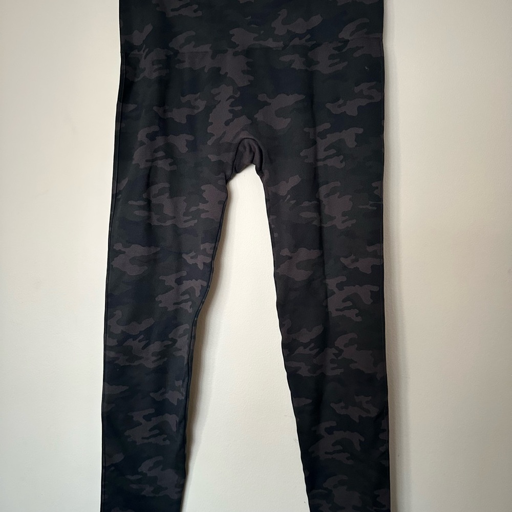 SPANX Black and Gray Leggings with Elastic Waistband